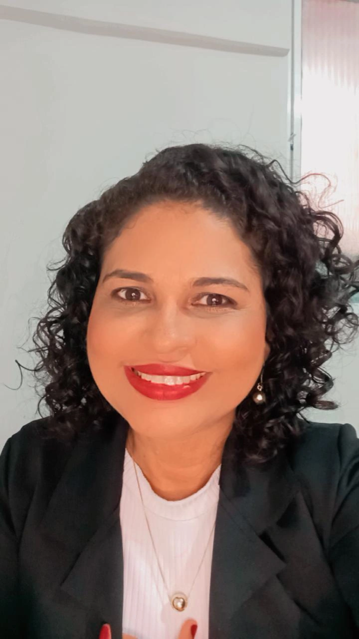 Cris Monteiro - Mentora em Finanças Cristãs